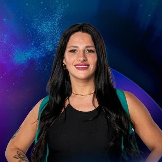 BANCOELQUILOMBO's tweet photo. ¿ QUIEN DEBE ABANDONAR?

❤️= CHIARA AL 9009 
🔄 = BATI AL 9009

POR CAD4 SEGUlDOR SE 
ESTARÁ MANDANDO 60+
VOTOS PARA EL JUGADOR
DE PREFERENCIA QUE
QUIERAS ELIMINAR!! 

#GRANHERMANO https://t.co/hQgQdD7GtA
