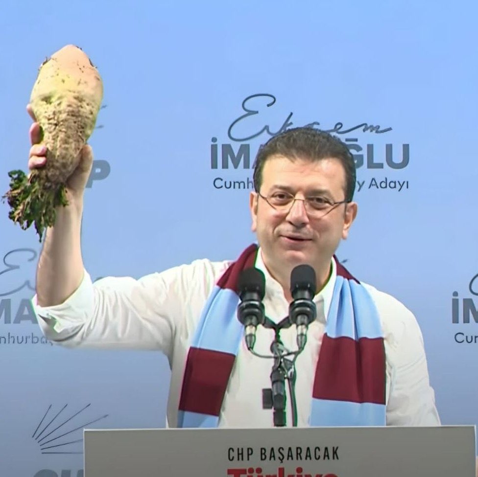 Ekrem'in son günlerdeki zıplaması aslında bir tehlikenin kendisine doğru geldiğini görmesindendi. Bu tehlikeyi bertaraf etmek için son bir hamleyle Cumhurbaşkanı adaylığına sarıldı. Ama, Onu cumhurbaşkanı adaylığıda kurtaramadı. Sonunda turpun büyüğü kıskıvrak Yargıya yakalandı.