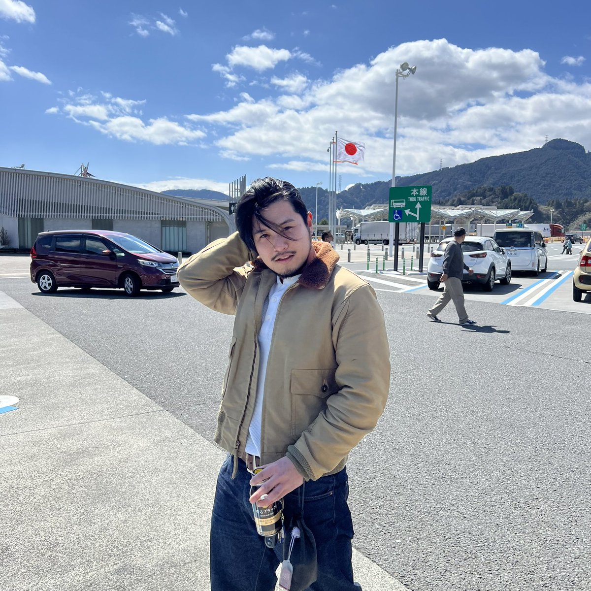 WATTAN_smoker's tweet photo. 新富士SAに野生のヒロヤがいました。
@thrashout_gifu は吉祥寺らしい��す。 https://t.co/Efdbnj63hV