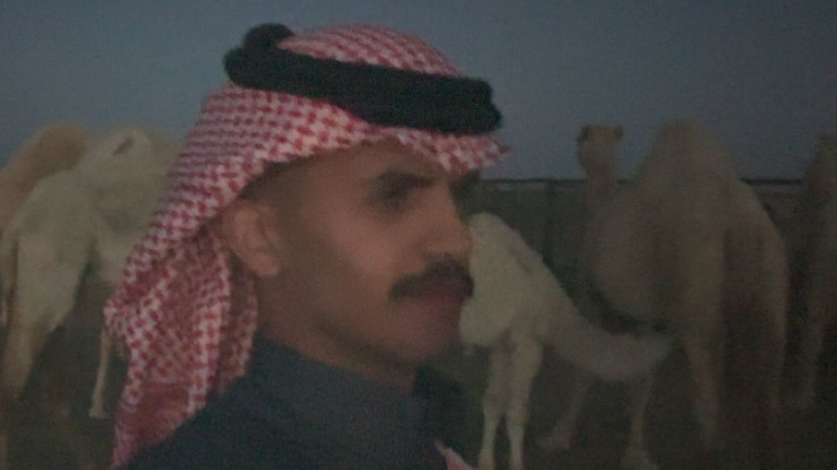 _mutteb's tweet image. بعد المحبه  صرت انا مجني عليه ؟
و تبيع و الوفاء و تذوقني الاعاني

تبيعني ؟ و انا اقول لناس شاريه 
ماراح تنسى الوفاء وماراح تنساني

مـعـاد اتلهف على طاريك مابيه
و مـعـاد تفرق لـو بيوخذ مكاني 

قد قالها قبلي السكران … اخيه
اتعب على الاول مايعني لي الثاني