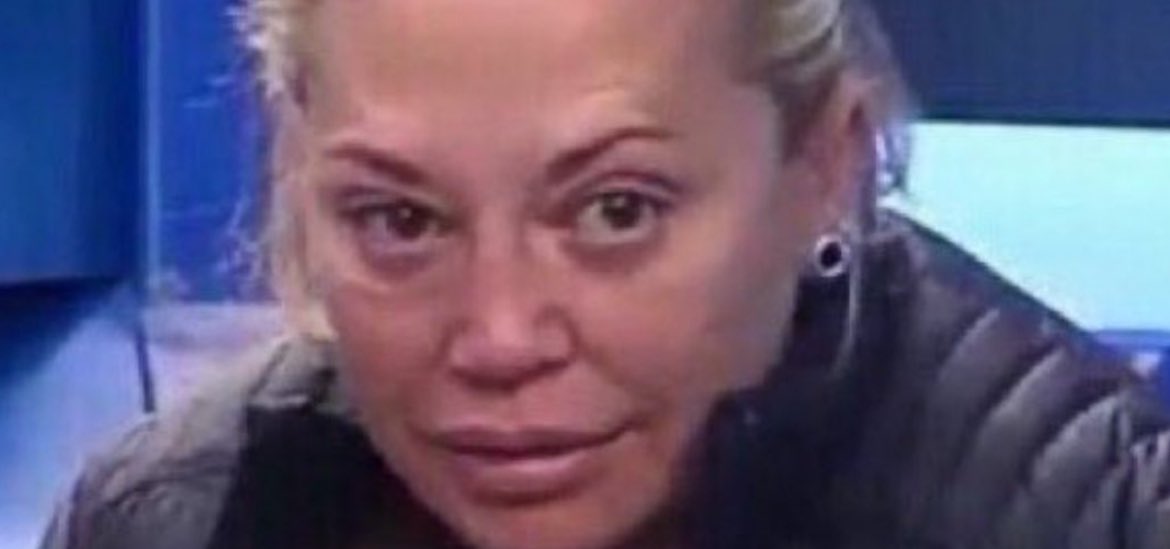 #TentacionesDBTFinal2
Sin creerme una sola palabra de Gerardo,tengo q decir q a Alba se le está yendo la olla demasiado