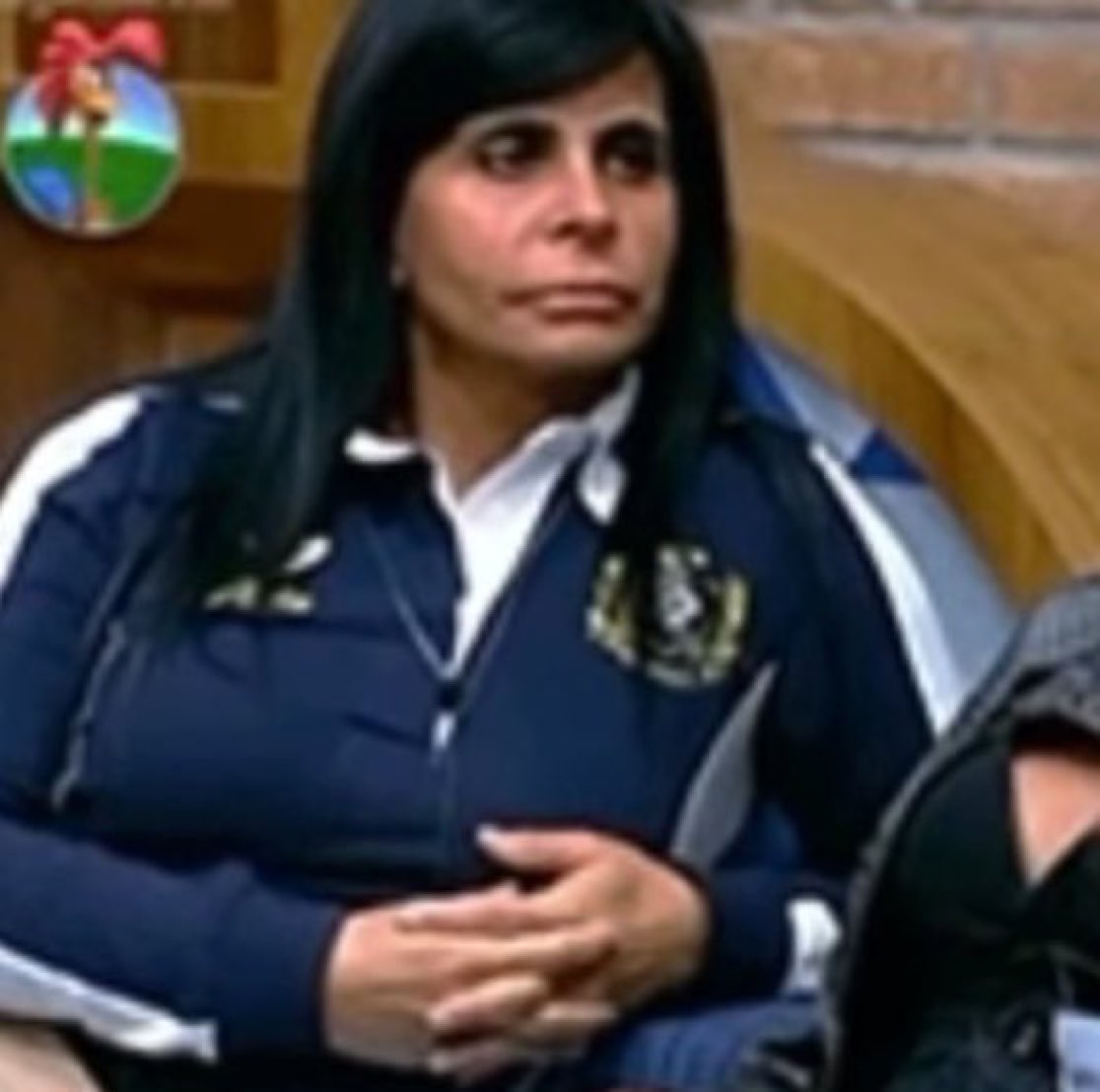 juro que se um dia aquela porca da tandara pisasse no praia eu fingiria que esse clube nunca existiu e ainda viraria a maior hater