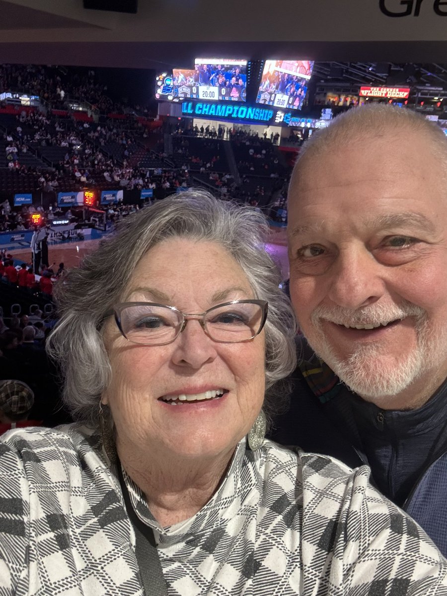 VictoriaExit7's tweet image. #MMSelfie Night 2! Game 3! Let’s go!