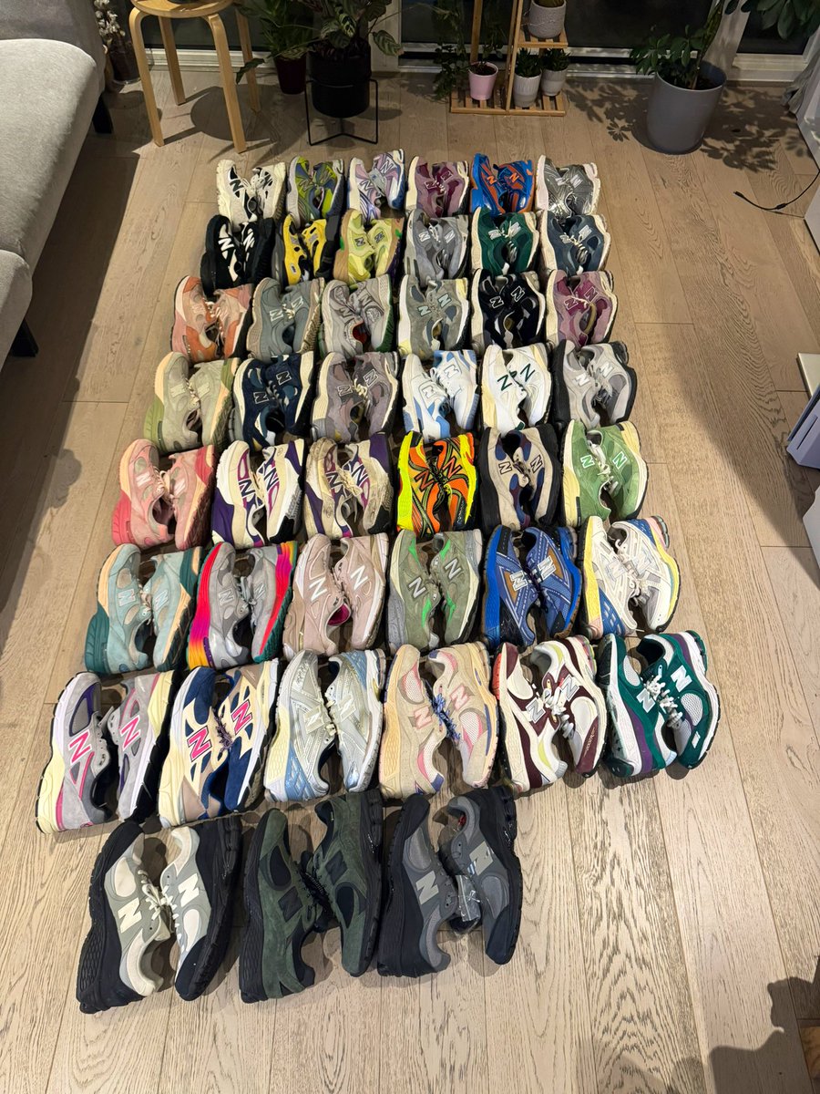 JackrichardsA's tweet photo. @RonnieFieg Hi boss, 45 pairs here! Been collecting for a little while but plenty more pairs to add to the collection https://t.co/t7hJYUOkvc