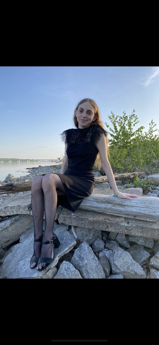 AnnetMoroz97's tweet photo. Be yourself. The world worships the original.

#girl #dress #pantyhose https://t.co/BaAXJZhvWz