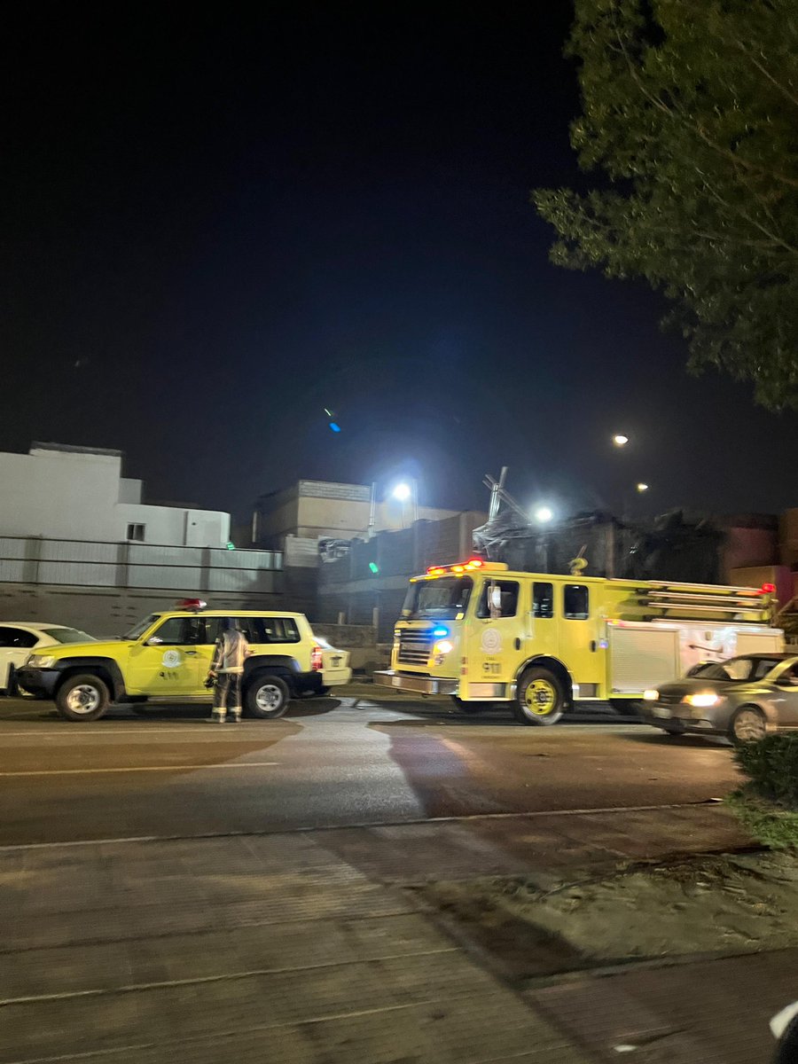 ⭕️
📸
في #الأحساء ...
وفاة وإصابة في إنهيار مبنى تحت الإنشاء بمدينة الهفوف..