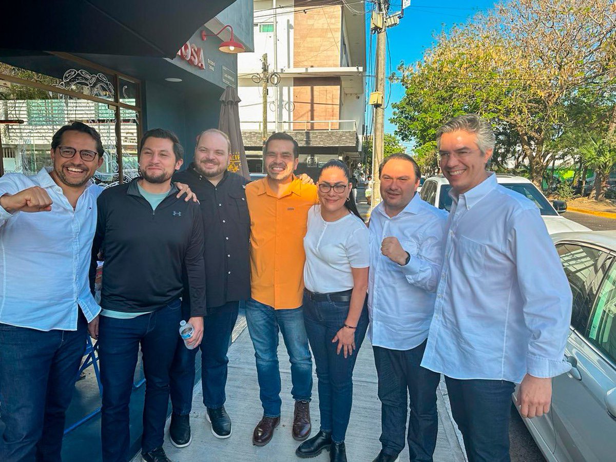 FedrhaSuriano's tweet photo. 🟠 Reconozco el liderazgo de nuestro dirigente nacional, @AlvarezMaynez y le agradezco su respaldo y apoyo para que en @MovCiudadanoPue sigamos actuando con libertad, compromiso y con la firme convicción de siempre buscar el bienestar de las y los ciudadanos.

Seremos una alternativa responsable, que privilegie el ánimo de construcción sobre la confrontación, siempre con respeto mutuo y pensando en el futuro de nuestro Estado.

#CausasCiudadanas #LaFuerzaNaranja #MeMuevoPorPuebla 🍊⚡️🦅.