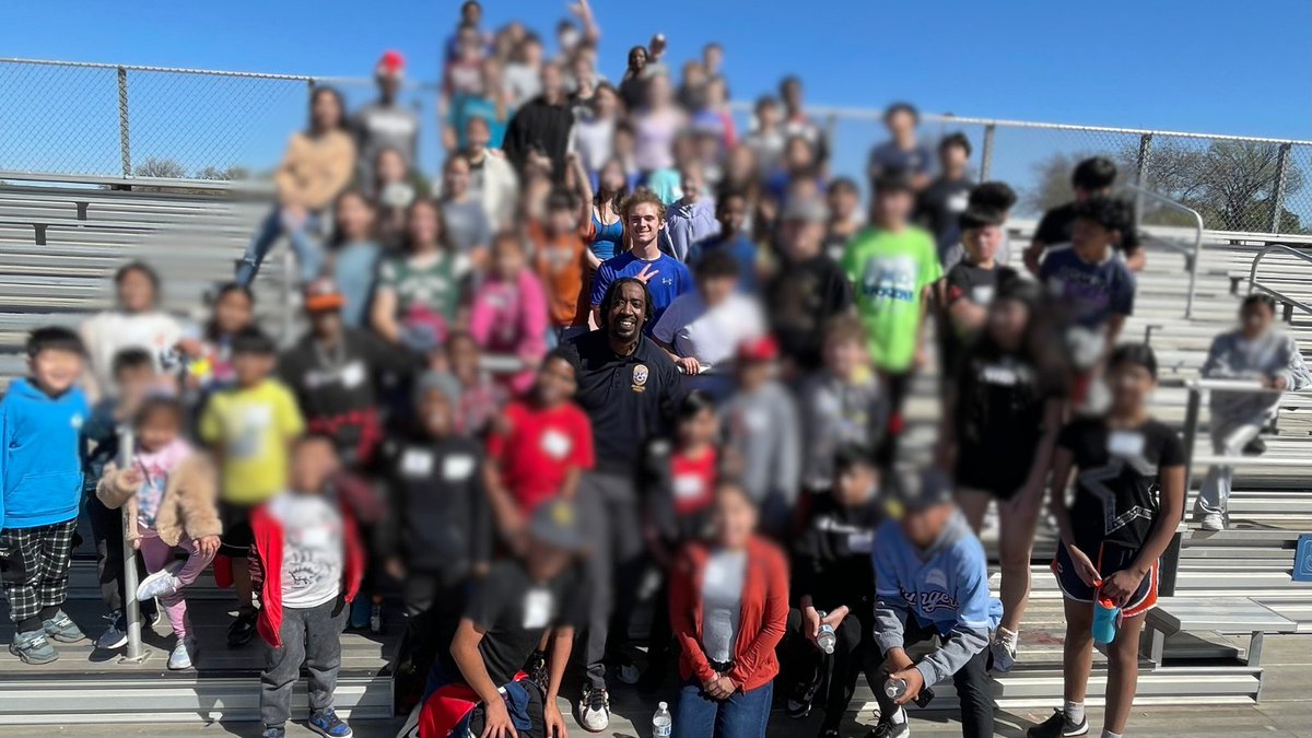BlakeWilli60's tweet photo. Awesome kids, great fun, and growing closer to God. Sports Camp 2025! & Special thanks to Officer Smith for watching over us @firstgrapevine #gmsFCA #firstgrapevine #aplacetobelong #community #discipleship https://t.co/X3ZycDrChC