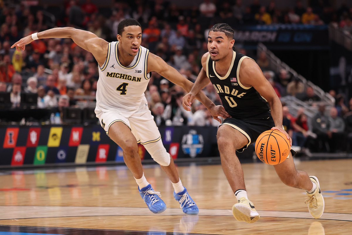 Lexington’s C.J. Cox had no high-major offers heading into his senior year.

Purdue coach Matt Painter saw him while recruiting another player and was intrigued. Now, Cox is a freshman starter.

“I would never bet against C.J. Cox.” Story from Providence: bostonglobe.com/2025/03/19/spo…