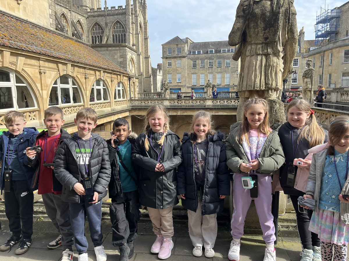 StBPrimWorcs's tweet image. Year 3 have had an amazing day @RomanBathsBath
Togas, Emperors, Archaeology and lots of fun having new experiences together. 
#learningbeyondtheclassroom 
@CLOtC