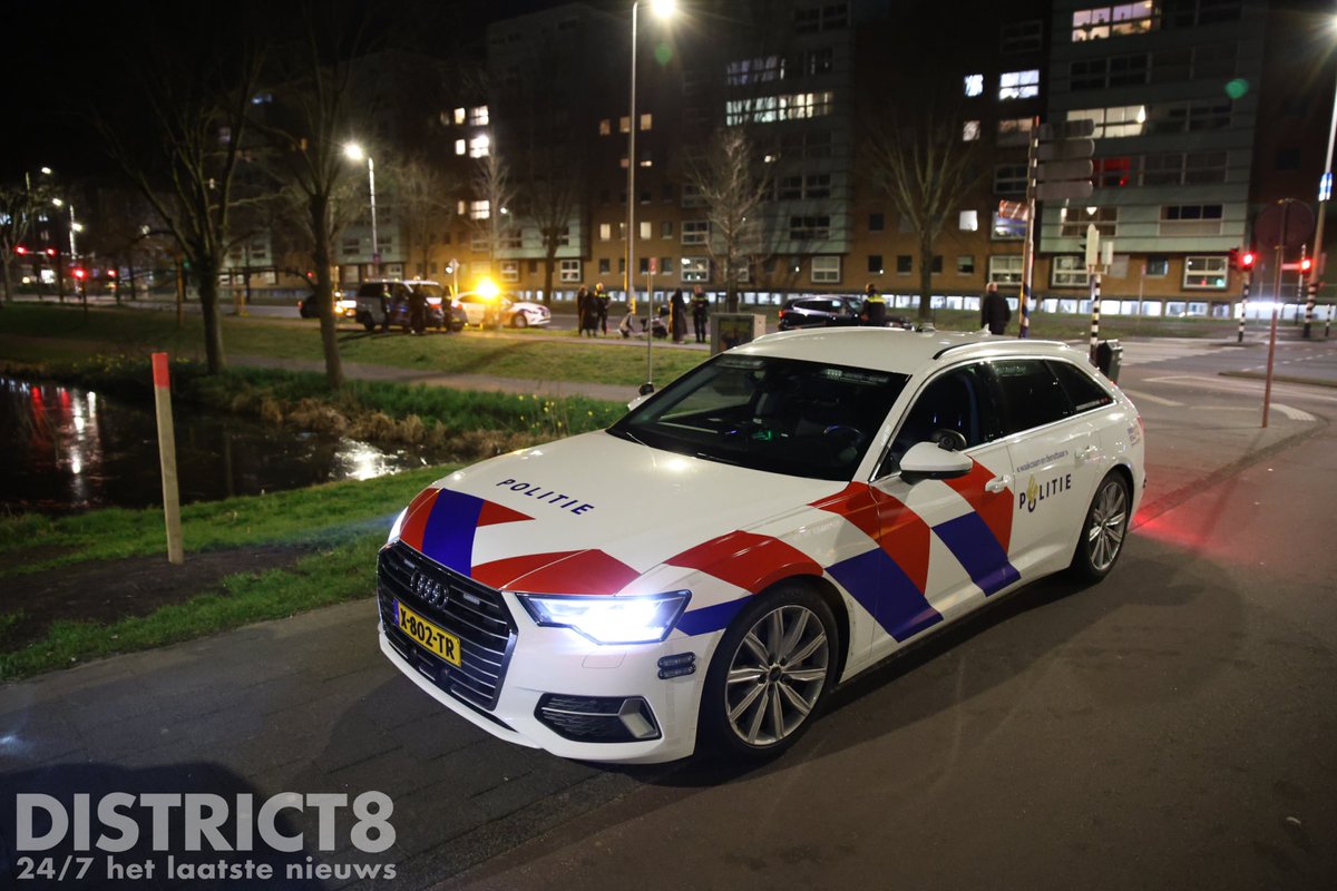 Dronken scooterrijder botst op stilstaande auto in Den Haag