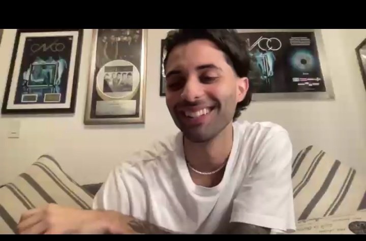 ayluxCvftEb's tweet image. Gracias por compartir estas cosas con nosotras, las canciones estΓ‘n hermosΓsimas, te amamos Erick π€β¨ @ErickBrianColon