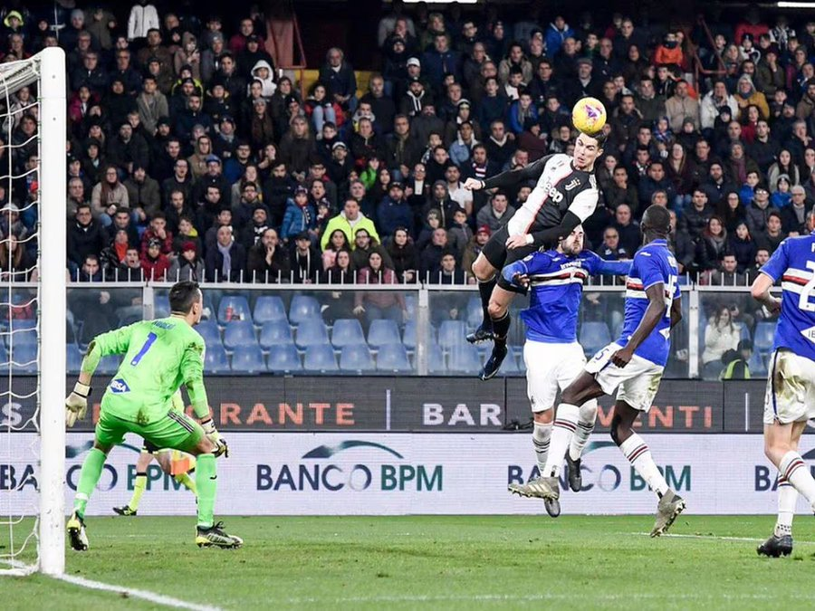 Cr7stianismo_'s tweet photo. 🚨HILO: Goles de cabeza IMPOSIBLES de Cristiano Ronaldo.

Si podéis apoyar, por favor, os lo agradezco🙏 https://t.co/iOuD0al7Zq