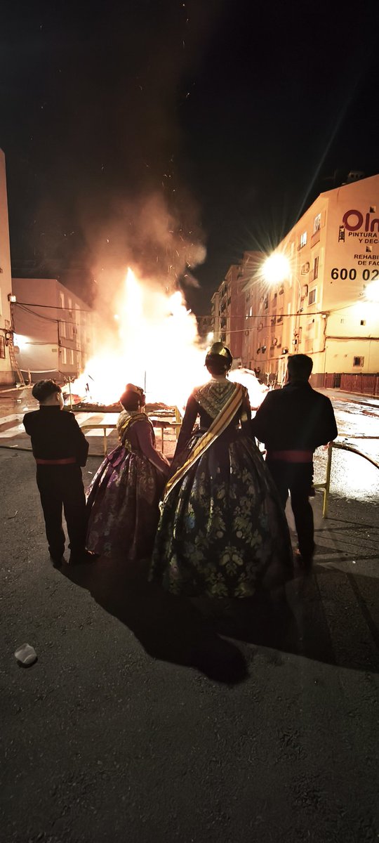 FallaDiana1's tweet photo. Ara sí, les falles 2025 ja són història, adeu a un altre any... 🖤🔥

Gràcies una vegada més als nostres artista Jesús Grao i @tamanyicolor

Seguim fent història | Falla Diana

#cremà #falles #fallas #falles2025 #fallas2025 #fallesUNESCO #fallasUNESCO #Dénia #FDN25 https://t.co/cRfMizgwjA