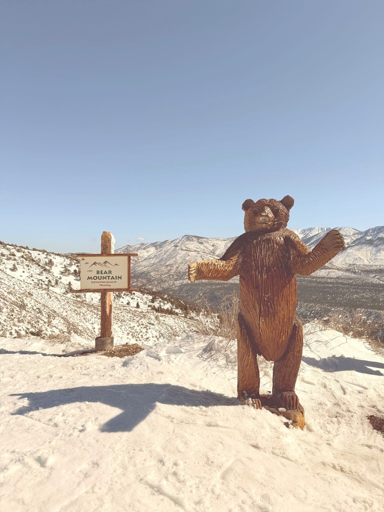 360viewPR's tweet photo. 🏔️✨ Prepping for Switzerland the best way we know how—carving up the slopes in beautiful Big Bear! ❄️🏂 A day of snowboarding, crisp mountain air, and après-ski vibes before heading off to the Swiss Alps. https://t.co/RNR9cKkHc6