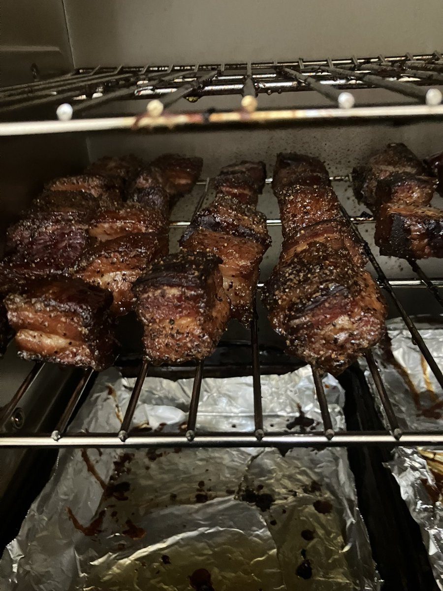 Pettytoosav's tweet photo. Pork belly burnt ends came out perfect. I canโt stop smoking my meat! #smokingmeats #burntends #foodie https://t.co/YTnW96S6qi