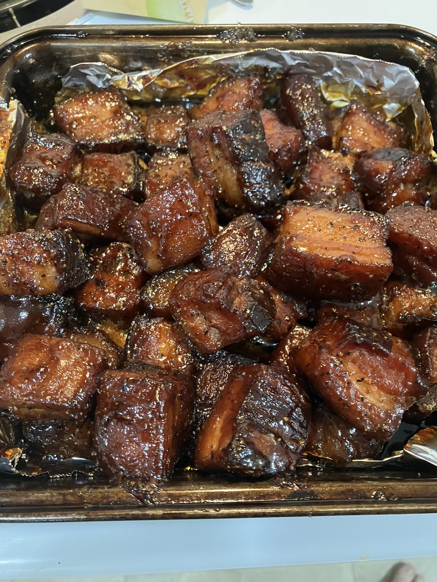 Pettytoosav's tweet photo. Pork belly burnt ends came out perfect. I canโt stop smoking my meat! #smokingmeats #burntends #foodie https://t.co/YTnW96S6qi