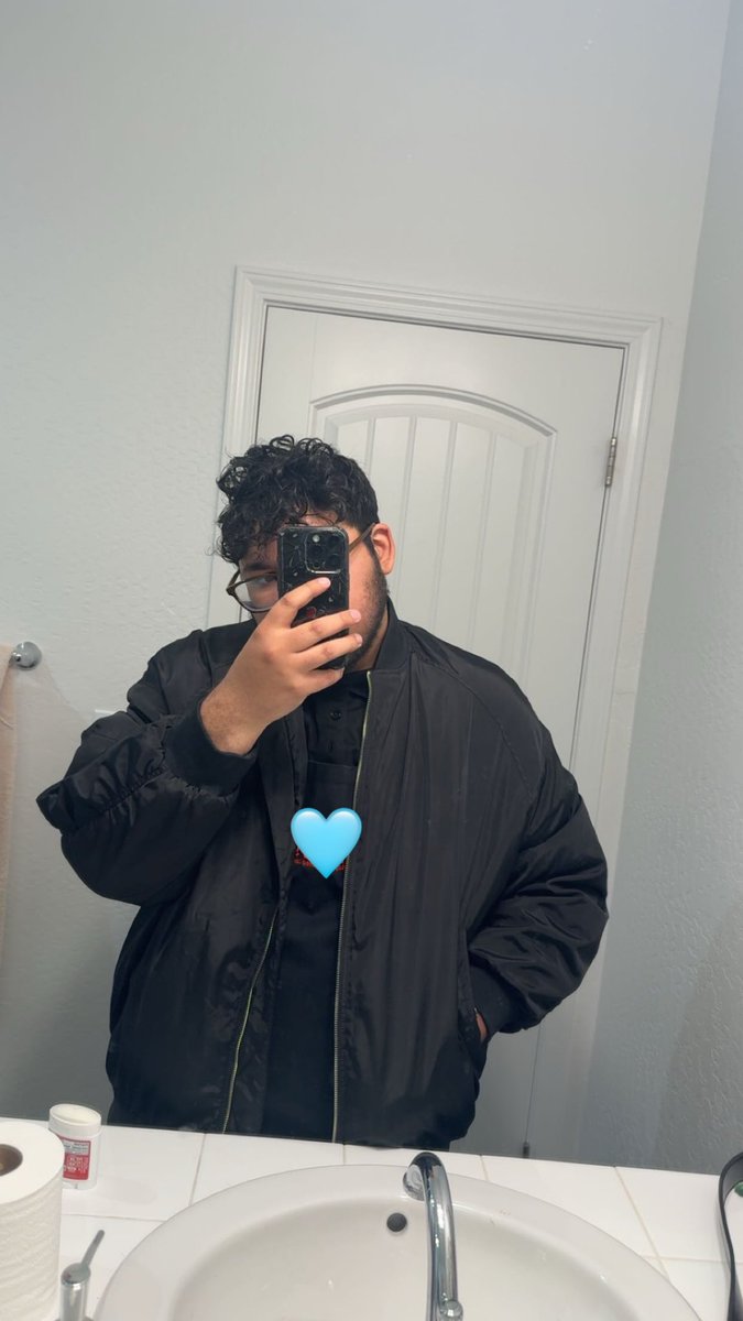 SimplyToFly's tweet photo. Still alive just working on myself 🥴😖 https://t.co/2D9qbyhazl