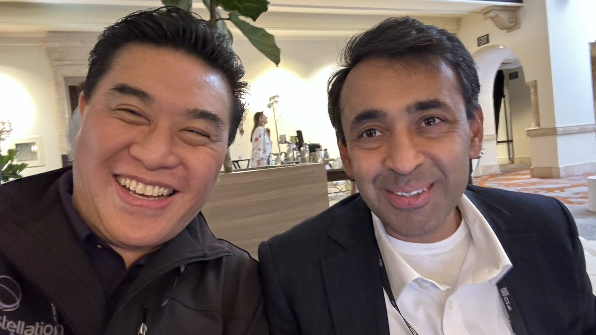 rwang0's tweet photo. MyPOV: I can feel the brainpower just standing next to @nikillinit @C3_AI #C3transform https://t.co/EE9QhLA7A9