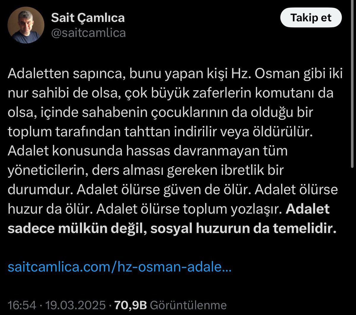 c_ahmethoca's tweet photo. Ekrem İmamoğlu’na İsnâd Edilen Yolsuzluklara Sahip Çıkıp Tayyip Beyefendi’yi Adâletsizlikle Suçlayarak “Hazreti Osman’ı Öldürdükleri Gibi Öldürürler” Diye Tehdit Eden Sait Çamlıca’yı Kim Sorguya Çekecek?!

Bağımsız hareket eden Türk yargısının 560 Milyar TL yolsuzluk iddiasıyla birilerini yargılamasından dolayı Cumhurbaşkanımıza ve ekibine adâletsizlik isnâd edeyim derken baltayı taşa vurarak, Rasûlüllâh Sallellâhu 'Aleyhi ve Sellem Efendimiz’in: “Benim sünnetim neyse râşid halîfelerimin sünneti aynıdır” (et-Tirmizî, rakam: 2676) buyurduğu Hulefâ-ı Râşidîn’den olan Osman Radıyallâhu Anh Efendimiz’e adâletsizlik isnâd etmek sûretiyle aslında Rasûlüllâh Sallellâhu 'Aleyhi ve Sellem’i ithâm eden ve bununla da hızını alamayıp: “Yöneticiler ders almazsa sahâbenin çocuklarının da aralarında bulunduğu birileri Osman’ı öldürdükleri gibi onları da öldürürler” ifâdesi kullanarak hem sahâbenin çocuklarına kâtil diye iftira atan hem de Tayyip Beyefendi başta olmak üzere kıymetli yöneticilerimizin öldürülmesini haklı gibi göstererek büyük bir ifsatta bulunan Sait Çamlıca isimli adam hâlâ bazı İmam hatiplere çağırılıp panellerde konuşma yaparak gençliğimizi ifsat etmektedir.

Evvelce biz bu hususlarda bazı uyarılarda bulunarak birçok ifsadı önlemiştik velakin şimdi birileri bu haberleri herhalde kendisine iletmiyorlar ki bu adamlar hâlâ İmam hatiplerde panellere katılabiliyor. Cumhurbaşkanımızı Allah için seven ve bir olduğumuz dâvâ uğrunda bedeller ödeyen bizler bu duruma çok üzülüyor ve bu vesîleyle rahatsızlığımızı ifâde ediyoruz.

İnşâallâh savcılarımız ra‘sen veya Cumhurbaşkanımızın avukatları bir an evvel devreye girerek attığı bu tweetin ne anlama geldiğinin hesâbını bu adama sorarlar.