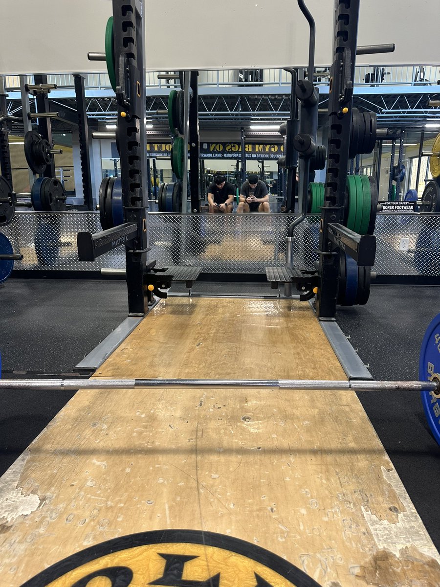 emorywr1's tweet photo. Leg Day and Conditioning. No such thing as a break🦉 https://t.co/C9n9wCzeIL