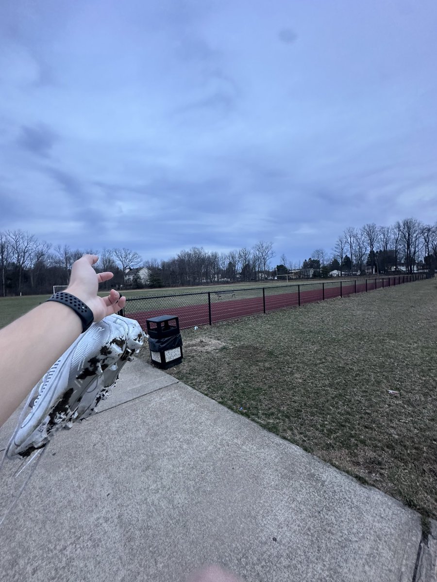 emorywr1's tweet photo. Leg Day and Conditioning. No such thing as a break🦉 https://t.co/C9n9wCzeIL