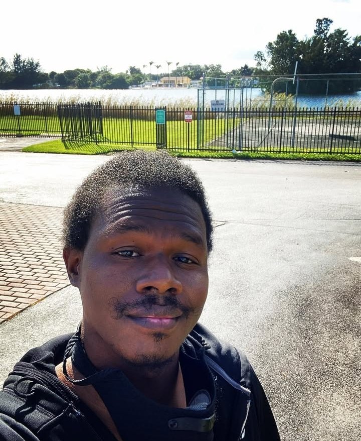 MagazineMaggy's tweet photo. @PrettySantana22 @Meeks9800 @mr_starrxxx Dont be downing these tricks out here this dude was your truck and you ate his ass and let him stick nasty fingers in your mouth but you made him delete the content when you got more known https://t.co/OgshLPMuHh