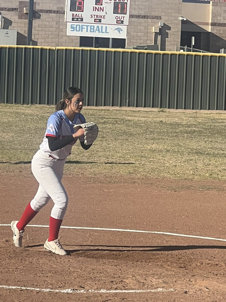 SandraVEspinoz1's tweet photo. AHS Softball 🥎 Team! Go Lady Cats! @WildcatsEPTX @AnthonyHighSch1 @_AnthonyISD https://t.co/wnmxnHYOb3