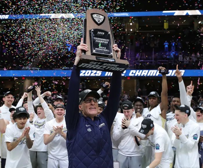 OhioTate's tweet photo. I hate to see Kent State and Miami fighting about who deserved a bid to the NIT. No offense to @CoachSendy and @MiamiOH_DSayler but does it matter?
The entire conference should be focused on one thing right now and that’s supporting their champion Akron Zips on Friday. #MACpride https://t.co/12M4uwKwOh
