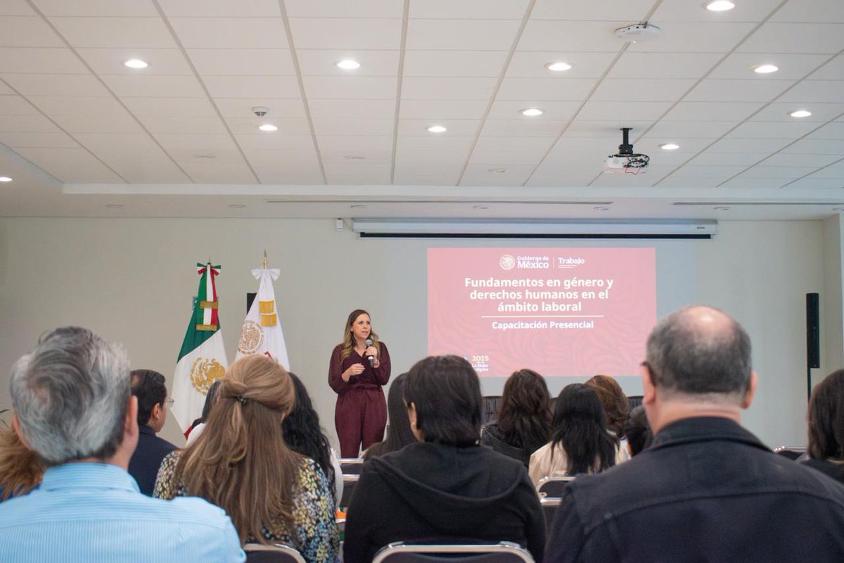 STPS_mx's tweet photo. 🟣 En el marco del 8M, la STPS lanzó un programa de capacitación sobre género y derechos humanos dirigido a todo el personal, el cual será de manera presencial y permanente. 

¡La Transformación comienza desde el interior de las Instituciones!👩🇲🇽👨 https://t.co/nrDfpaYkCf