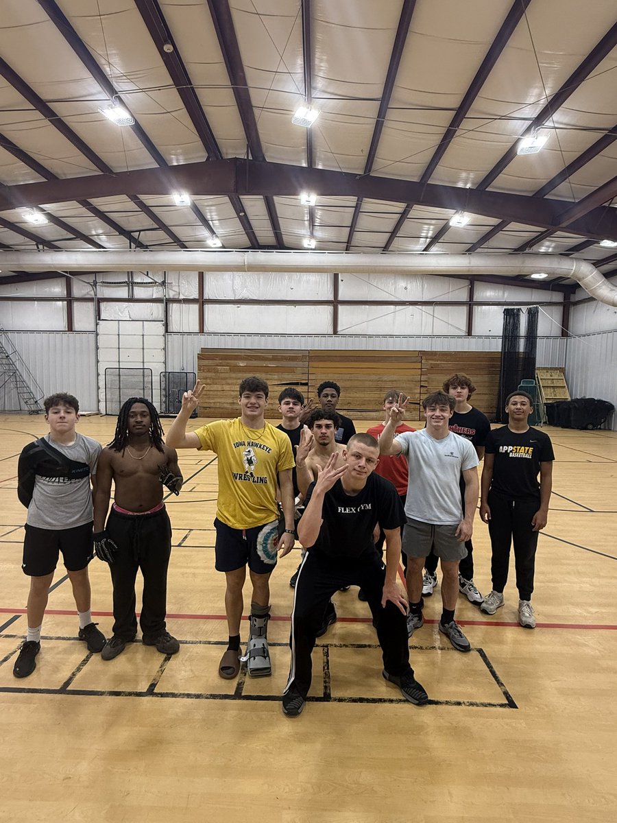 Another early morning grind with QB’s/WR’s
<a href="/avin10x/">Avin Crawford</a> <a href="/IIIdex3III/">Dexter Mosley</a>