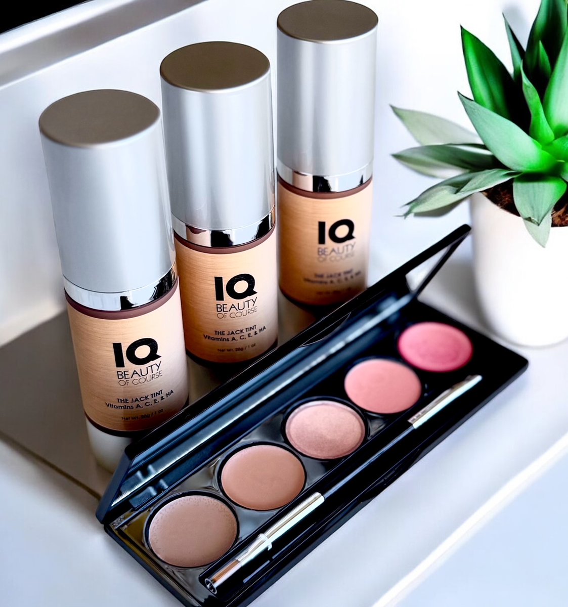 IQBEAUTYMAKEUP's tweet image. Bronze Babes, I’m Back in Montecito March 21st! Spring Makeovers with All Staples in Stock – See Me Friday @ Wendy Foster  #BronzeBabes #MontecitoGlow  #SpringMakeover #IQBeauty
#SheerBaseMagic

 - mailchi.mp/iqbeauty.com/o…