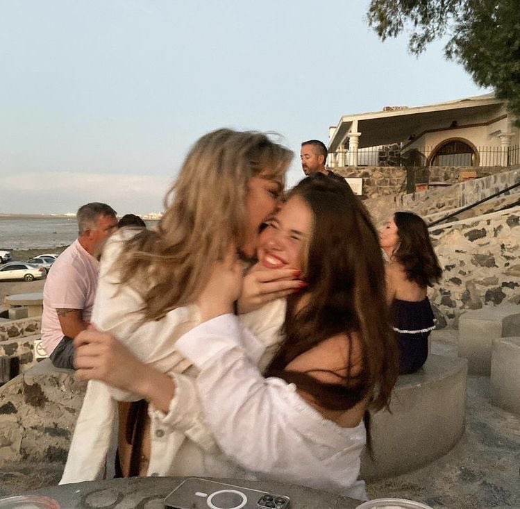ㅤㅤㅤ
ㅤㅤㅤ  ㅤ
 ㅤ ㅤㅤ𝘩𝑒𝑟.
 ㅤ ㅤㅤ  <a href="/rebelwtoutacare/">Alex Andros.</a> ❣️
 ㅤ ㅤㅤ