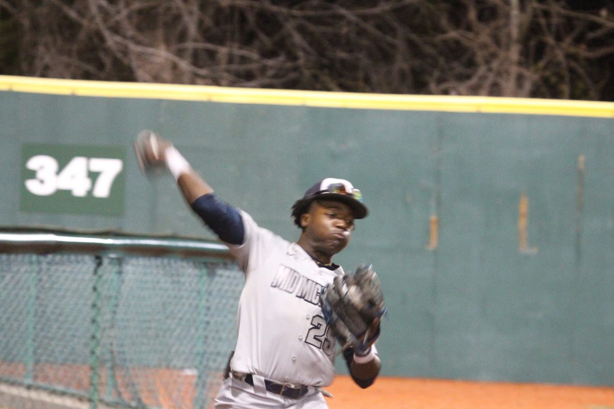 MMC with a 14-1 win in the nightcap to complete the sweep. David Wheeler with the win on the mound to go to 3-0 on the season. Tommy Crowley and Chris Williams led the offense with two hits apiece. The JOES are 8-5 on the year and open league play Friday against Bay College.