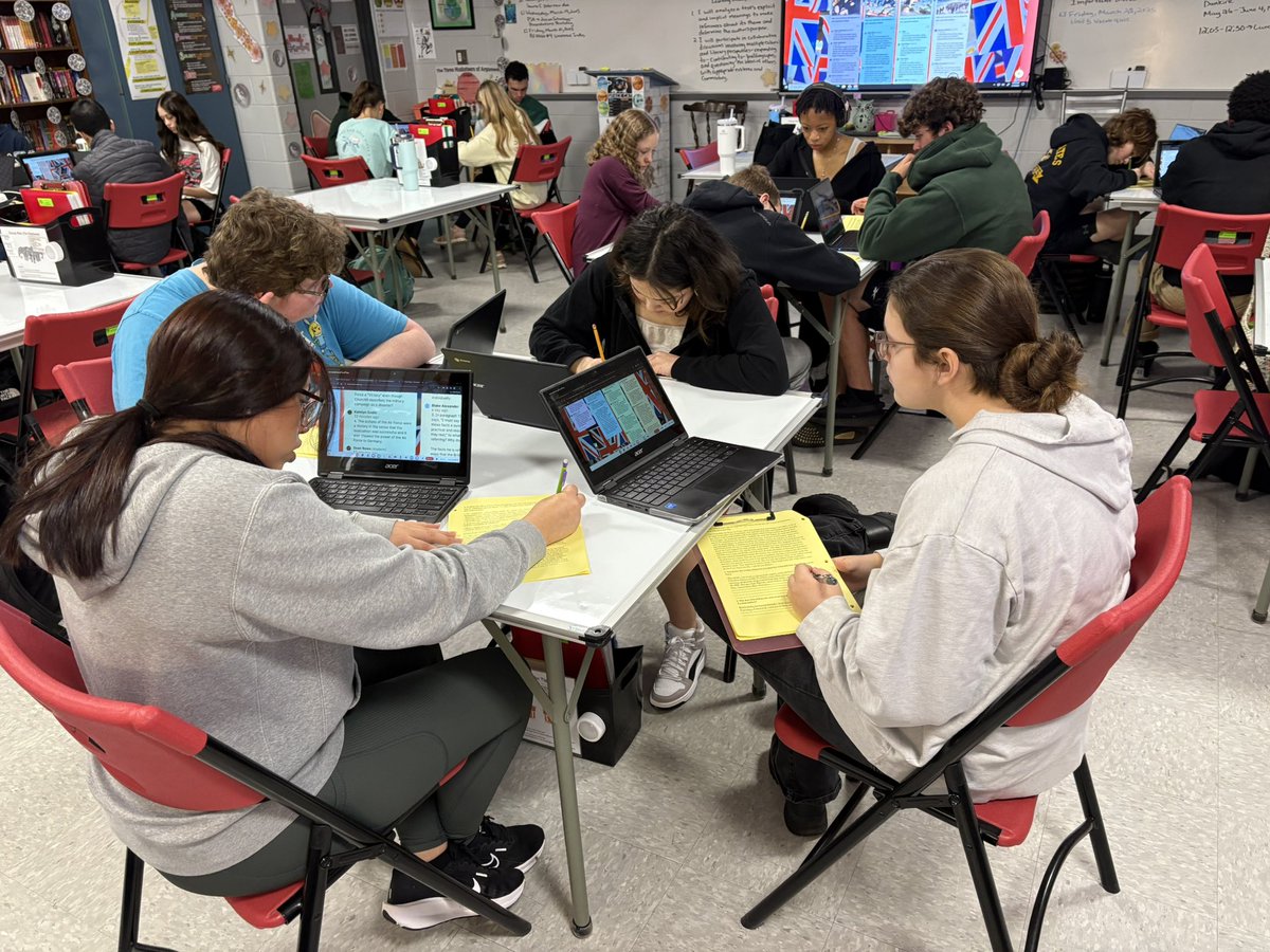 MsMickyAWorley's tweet image. Pre-AP English 10 groups worked on analyzing chunks of Churchill’s “We Shall Fight on the Beaches.” Then they posted their work on a Padlet to share with the other groups. #bjhspride #mcslearn