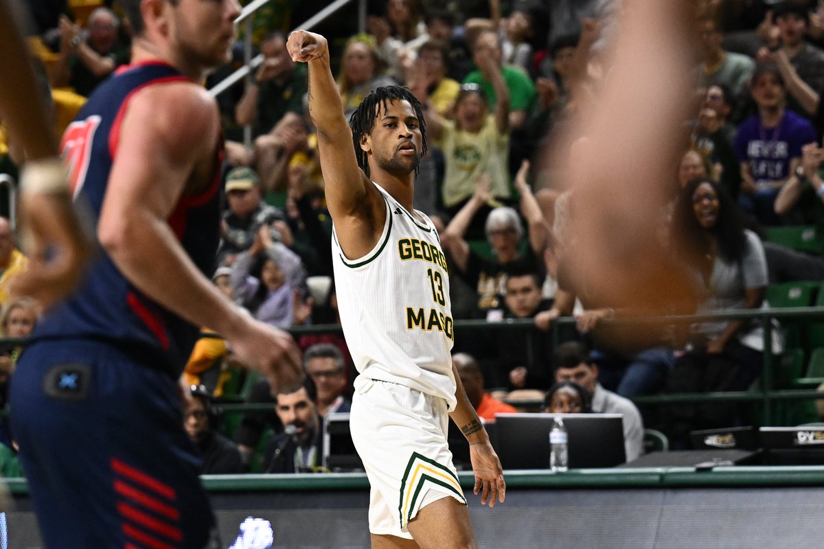 MasonMBB's tweet photo. 9 points (3-5 3pt) for #AutoMaddox in first 12 minutes of action.
27-15 George Mason lead.
#PatriotPressure https://t.co/nwJMhwyrvc