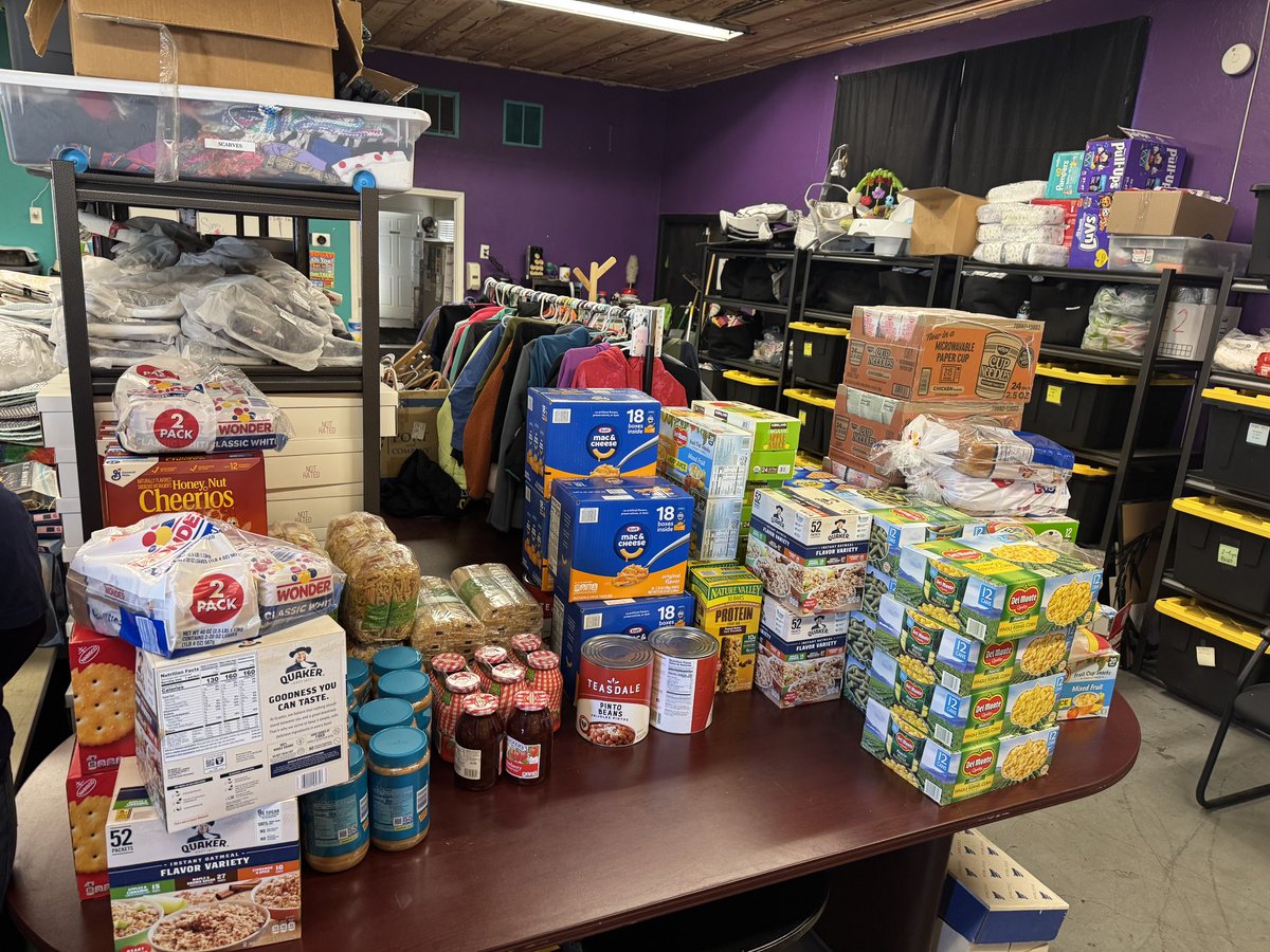 KhalsaAidUSA's tweet image. Khalsa Aid California provided much needed food essentials to Breaking the Chains in Fresno, CA. 

#foodessentials #fresno #volunteers #khalsaaidusa #khalsaaid