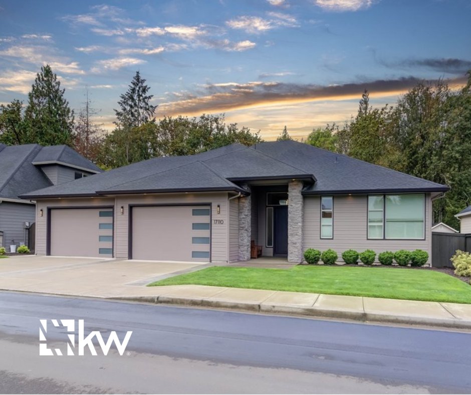 YourWAREAgent's tweet image. Get your home ready for a successful spring sale! 🌷 Focus on freshening up your garden, updating your home&apos;s exterior, and creating a welcoming atmosphere inside. I&apos;m here to guide you every step of the way. #SpringSelling #RealEstateAdvice #HomePreparation