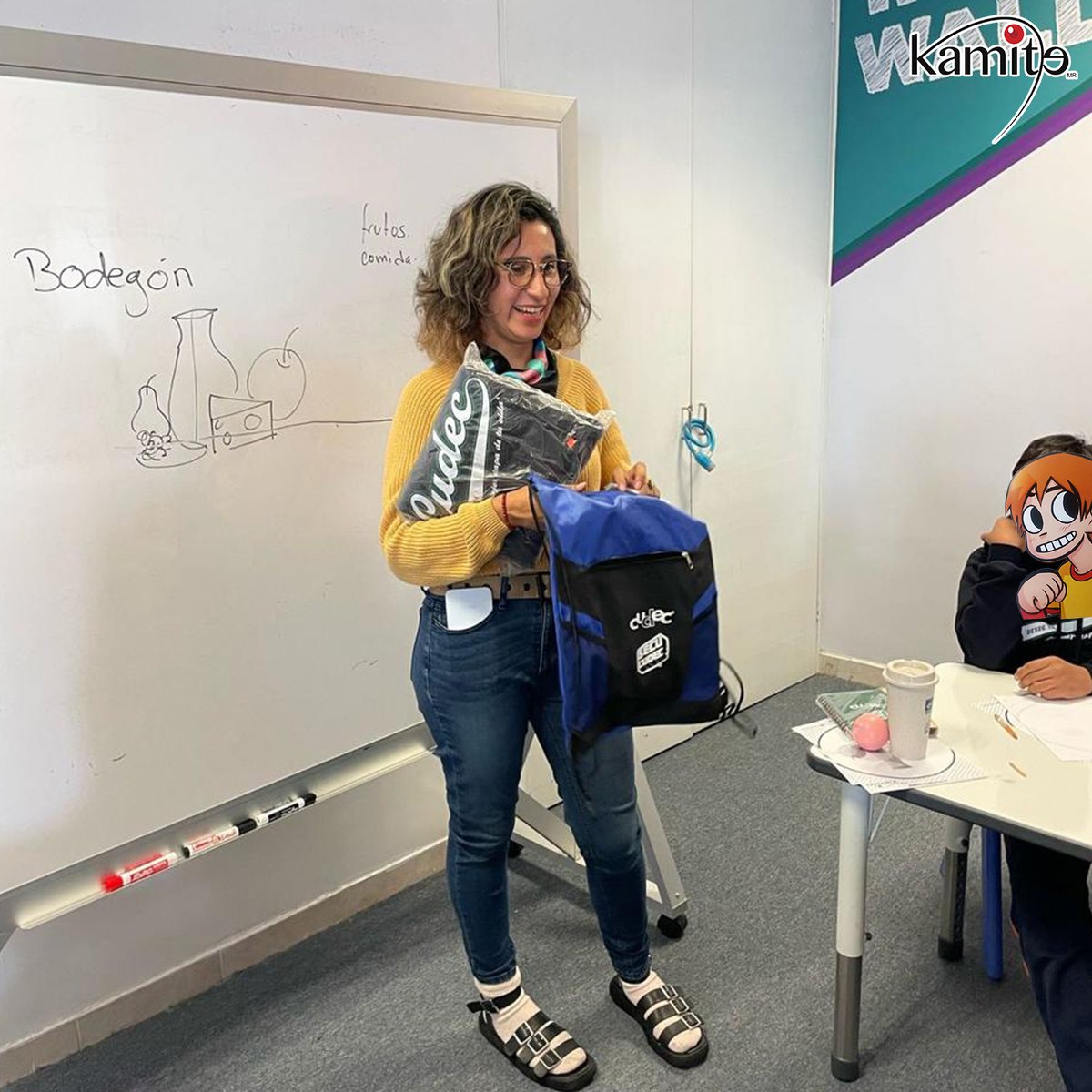 kamite_manga's tweet photo. ¡Sobrinos, el #Kamiteam está listo para compartir su talento y creatividad con ustedes en la #CUDEC! 🖌️😁
🏫 En nuestros #Kamitours escolares no solo encontrarán cómics y mangas 📚✨ sino también talleres de dibujo donde les enseñamos técnicas y secretos para mejorar su arte. 🎨 https://t.co/x8oBxvB8VI