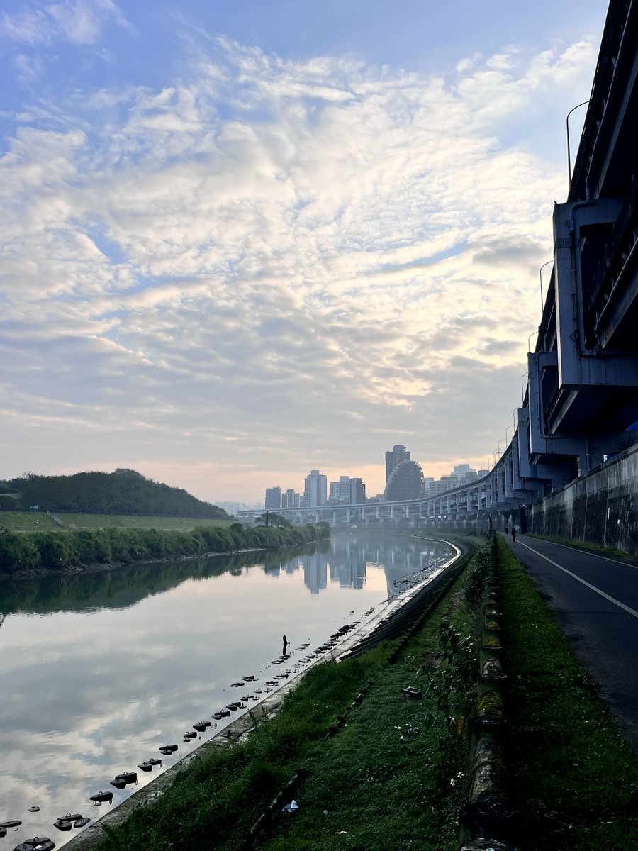 DCecHunts's tweet image. 毎日が新たな始まりです。一緒に頑張りましょう。 💪