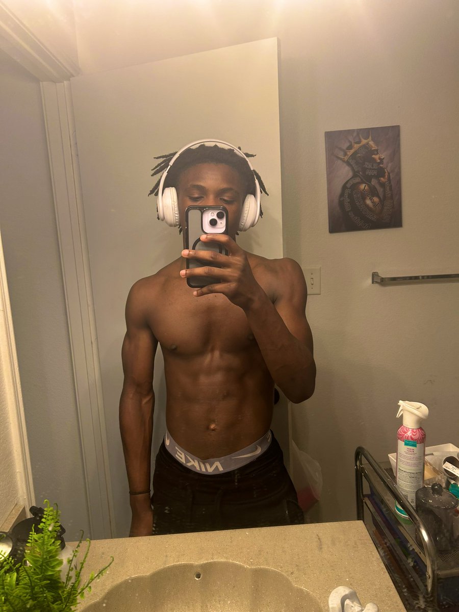 3lijahh_1's tweet image. Not focused on nun but my last szn of hs ball🫡 500 🔜 #timeflyin