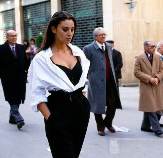 a veces salgo tan linda a la calle que me da verguenza ser percibida