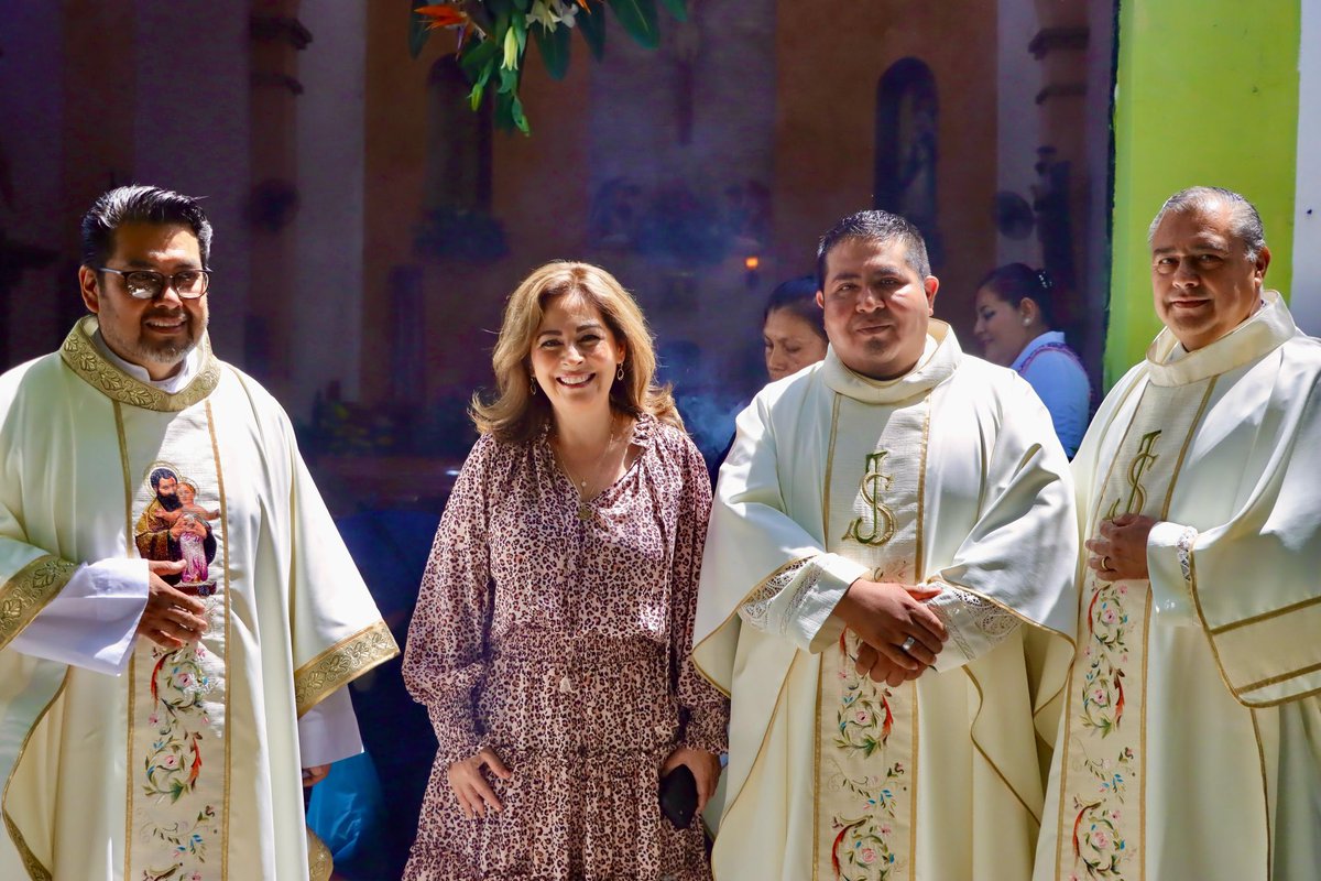 Hoy celebramos con orgullo, respeto y fe a San José, nuestro santo patrono, en su parroquia en Cuautla. 🕊️

Fue un honor reencontrarme con amigas y amigos de mi infancia en el lugar donde viví mis primeros años, llenos de recuerdos que atesoro en el corazón.

¡Gracias por tanto!