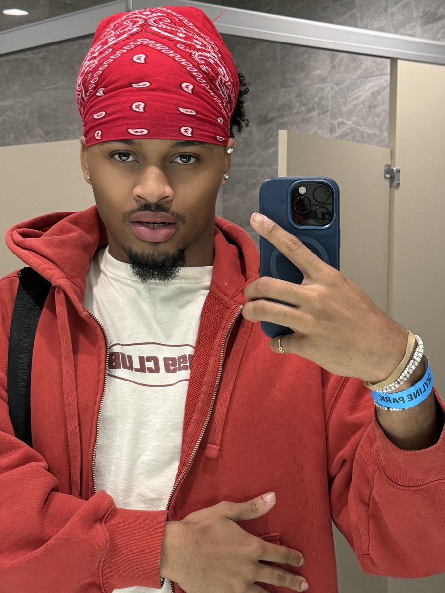 thejalenbell's tweet photo. Wassup ? https://t.co/cPVPJPq48k