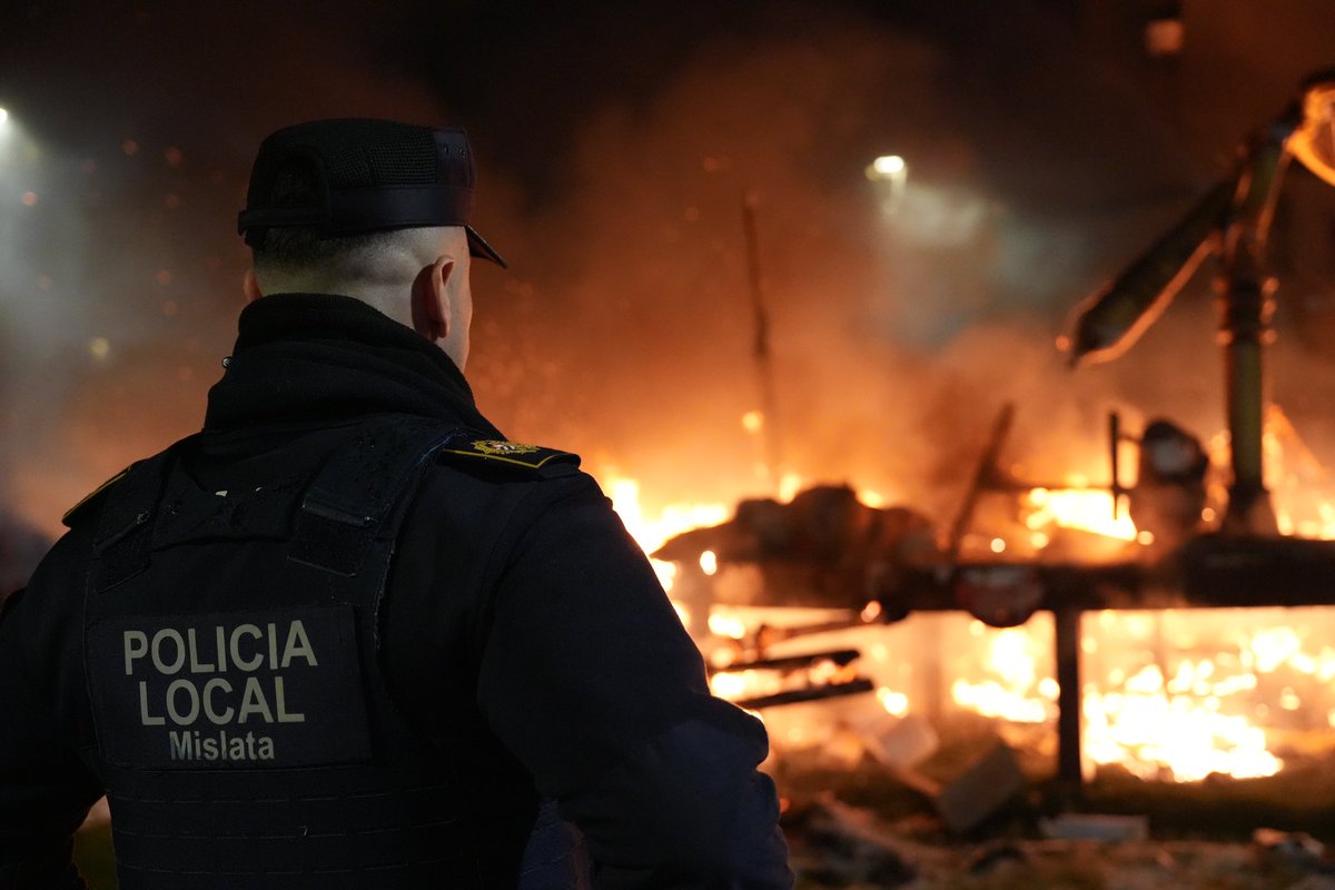 AjMislata's tweet photo. 🔥 Les #Falles2025 ja són història a Mislata. Donem la benvinguda oficial a la primavera.

#LaCremà de les Falles està celebrant-se amb nombrós públic i sense incidents.

Visquen les Falles de Mislata 2026 https://t.co/SGHiUY3Kzp