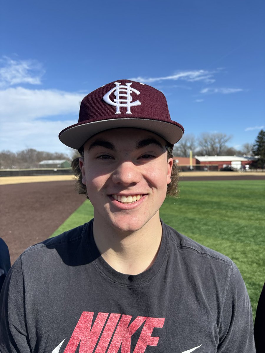 BaseballMaroons's tweet photo. Wilson McDaniel 3H 2RBI in road win at O’Fallon👍⚾️ https://t.co/K1NCHczM6v