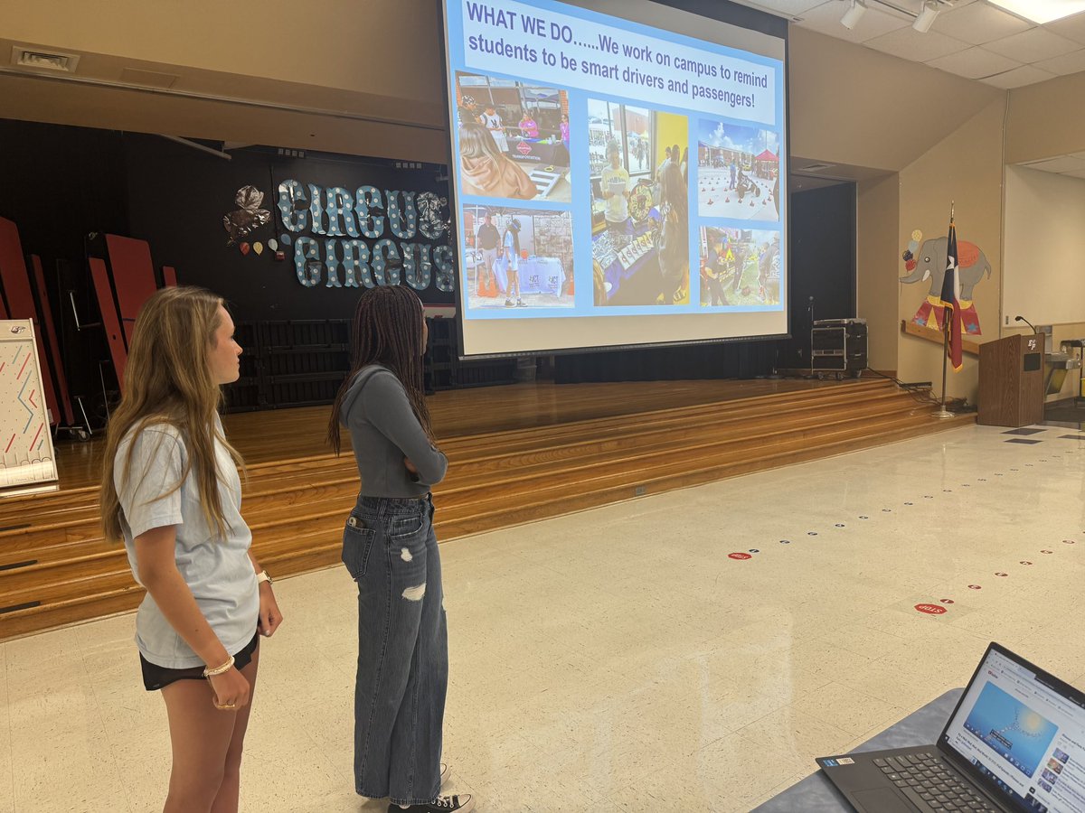 Safe driving advocates in the making ! Thank you Encino Eagles for letting us stop by KIN today to share a smart driving message.
Smart choices behind the wheel WILL save lives!
#eyesontheroad
#HandsFreeTx