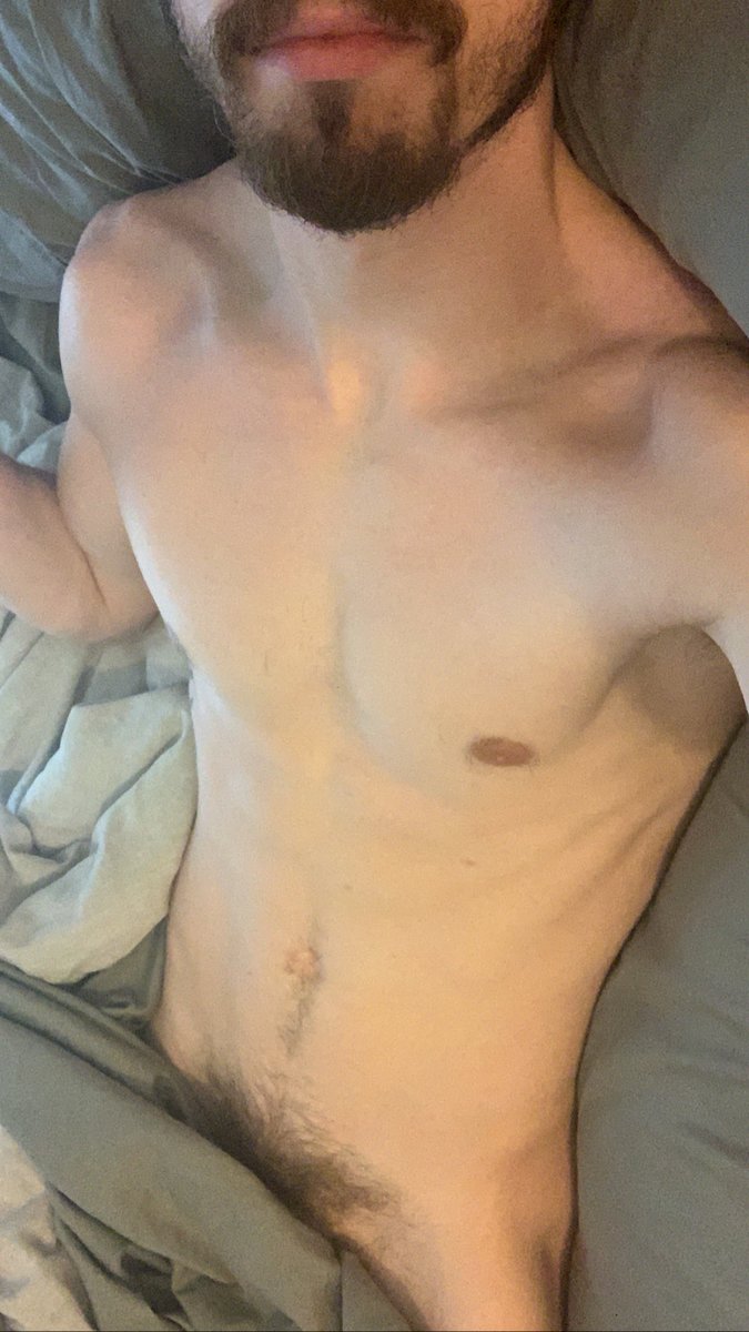 JSDWayne's tweet photo. Comment if I should shave or let it grow 😜 https://t.co/2EqLm2u9nB