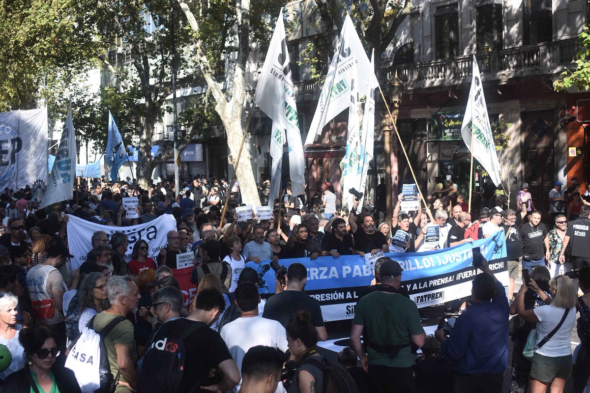 PrensaFATPREN's tweet photo. 📣 Hoy acompañamos la concentración en Congreso junto a @sipreba @aRGra_ y @SiPreBo por los jubilados y justicia por Pablo Grillo

#FueraBullrich ¡Basta de ataques a los trabajadores de prensa! https://t.co/3g8ndXcU2f
