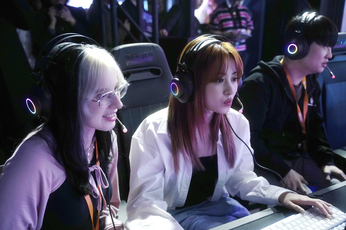 Overwatch (@playoverwatch) on Twitter photo The Overwatch 2 x <a href="/le_sserafim/">LE SSERAFIM</a> Livestream Event was the perfect way to kick off our latest collaboration 🫶
Check out some gorgeous moments from the event, and catch up on the full show in the link below 🎶
youtube.com/live/PPOd6Ssx_… The Overwatch 2 x <a href="/le_sserafim/">LE SSERAFIM</a> Livestream Event was the perfect way to kick off our latest collaboration 🫶
Check out some gorgeous moments from the event, and catch up on the full show in the link below 🎶
youtube.com/live/PPOd6Ssx_…